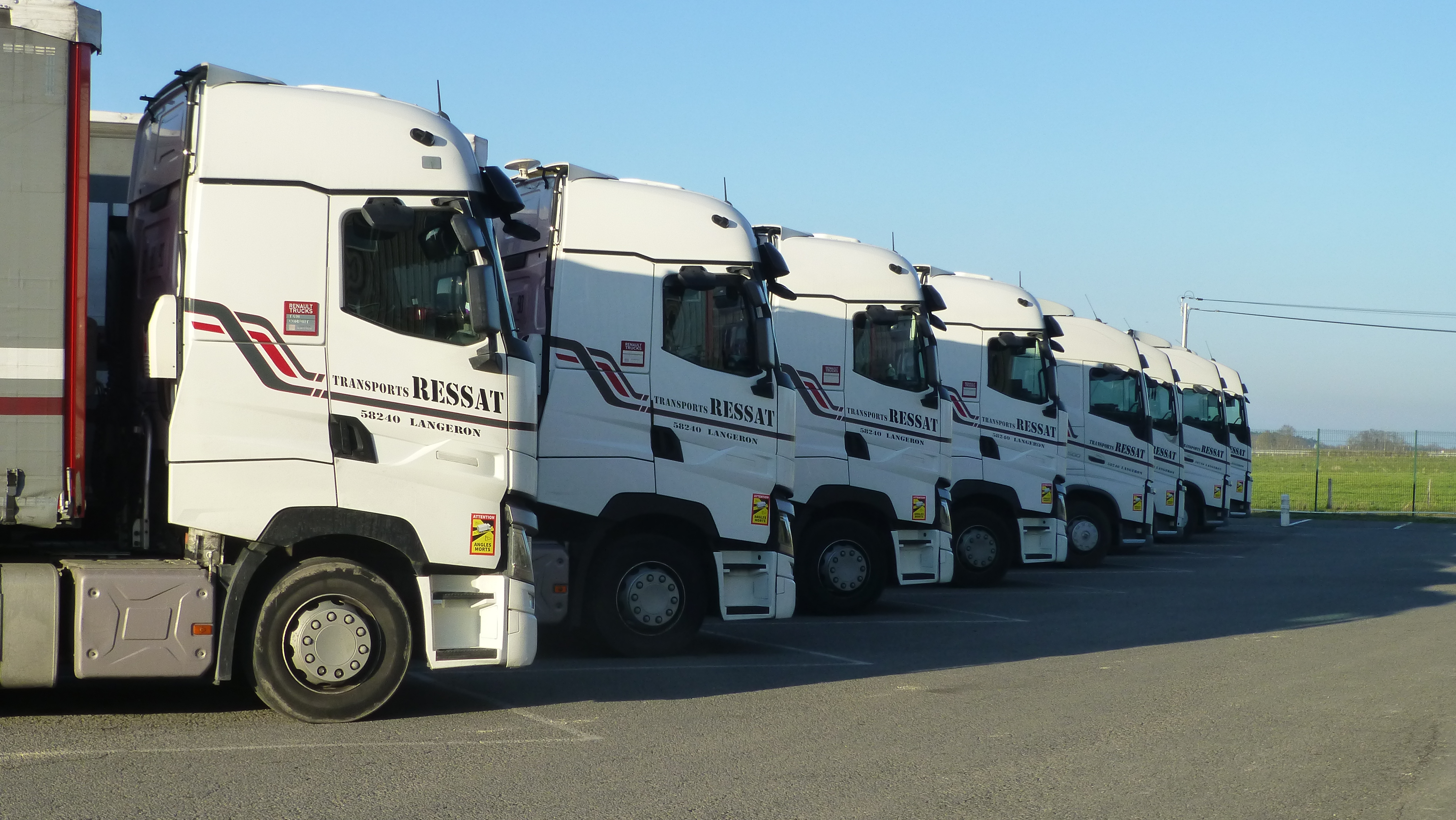 Tracteur et semi remorque Transports Ressat